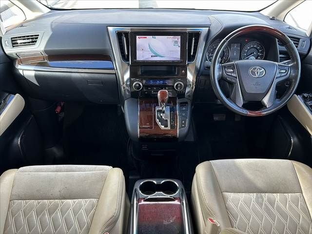 TOYOTA ALPHARD 2015