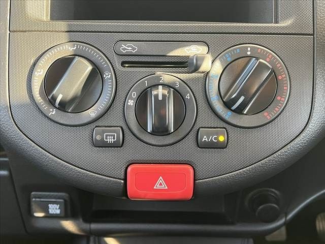 NISSAN NV150 AD 2WD 2017