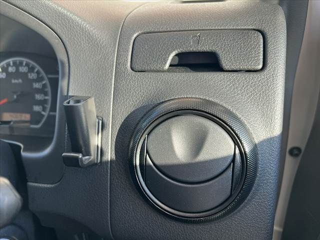 NISSAN NV150 AD 2WD 2017