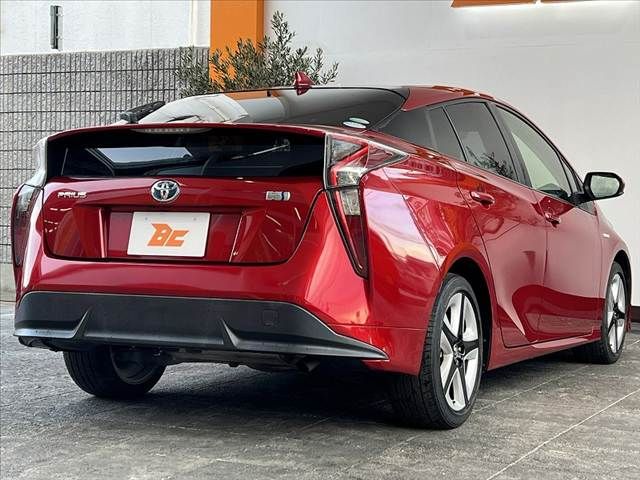 TOYOTA PRIUS 2017