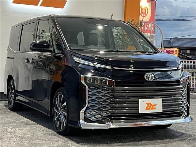 TOYOTA VOXY 2023