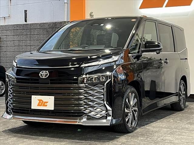 TOYOTA VOXY 2023