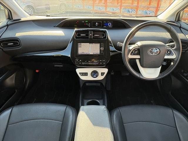 TOYOTA PRIUS 2017