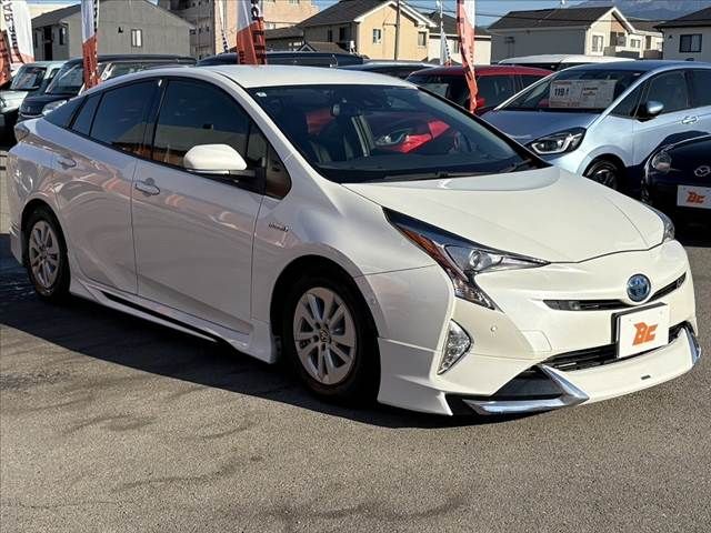 TOYOTA PRIUS 2017