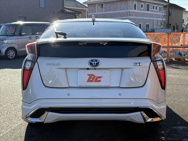 TOYOTA PRIUS 2017