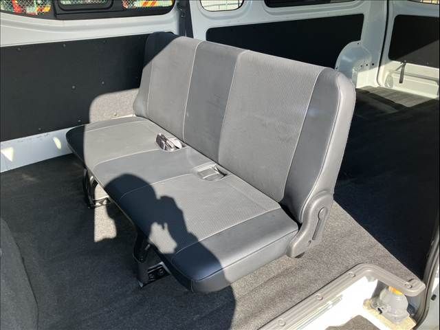 NISSAN NV350 CARAVAN 2014