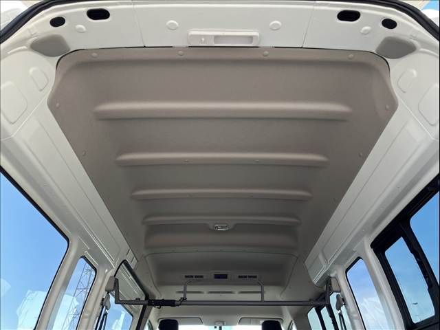 NISSAN NV350 CARAVAN 2014