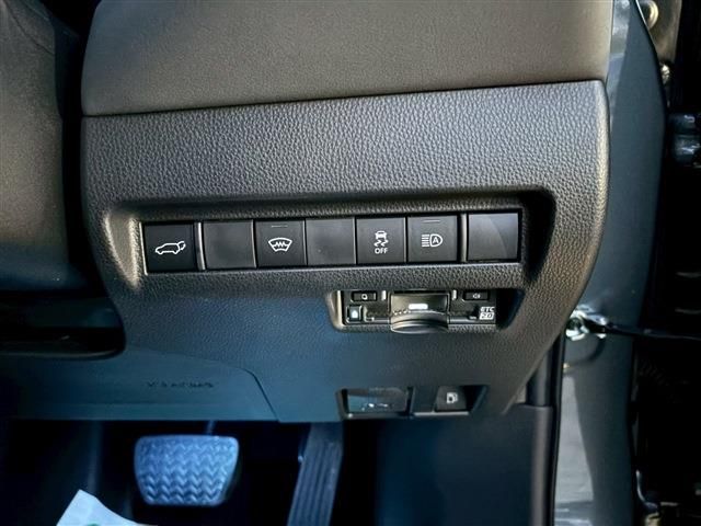 TOYOTA HARRIER HYBRID 2023