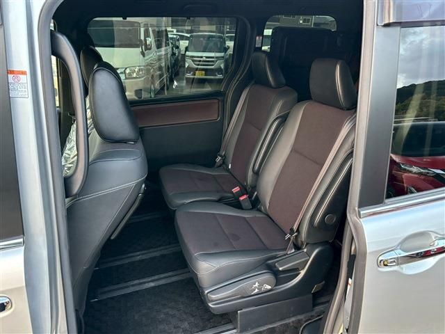 TOYOTA ESQUIRE HYBRID 2020