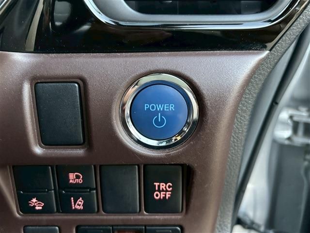 TOYOTA ESQUIRE HYBRID 2020