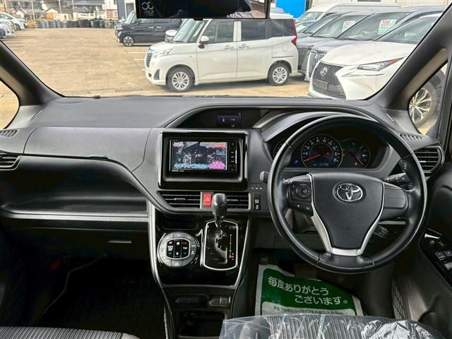 TOYOTA VOXY 2020