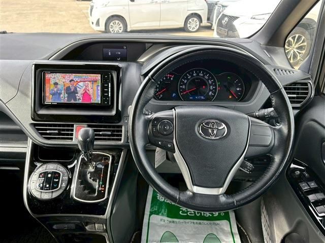 TOYOTA VOXY 2020