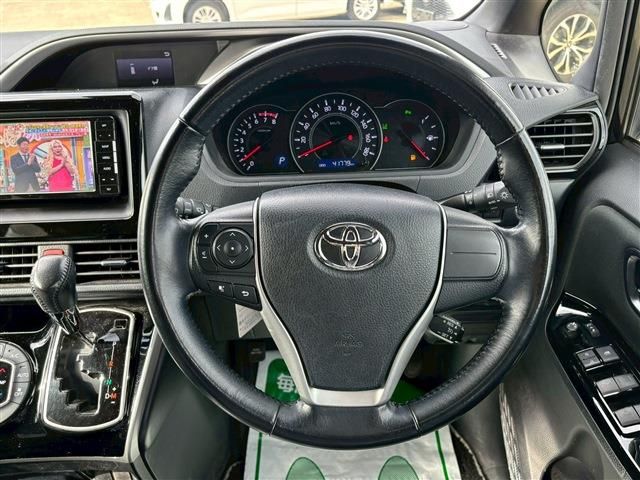 TOYOTA VOXY 2020