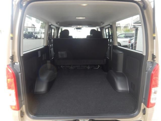 TOYOTA HIACE van 2WD 2025