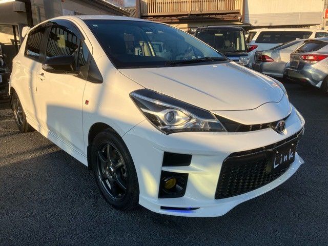 TOYOTA VITZ 2019