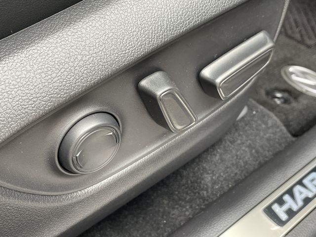 TOYOTA HARRIER 2WD 2025