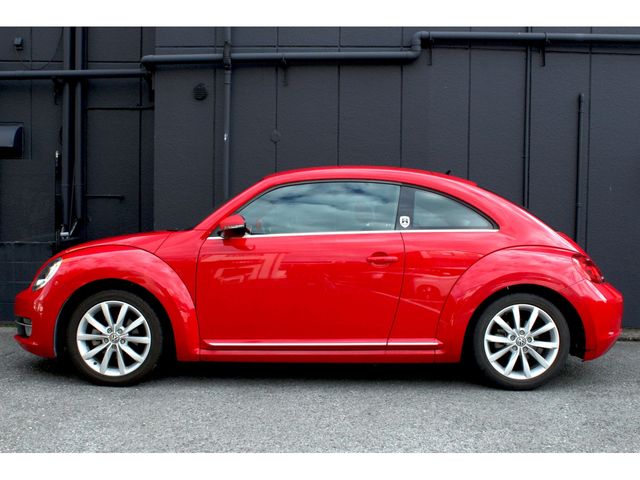 VOLKSWAGEN VOLKSWAGEN The BEETLE 2012