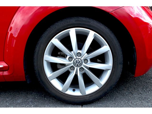 VOLKSWAGEN VOLKSWAGEN The BEETLE 2012