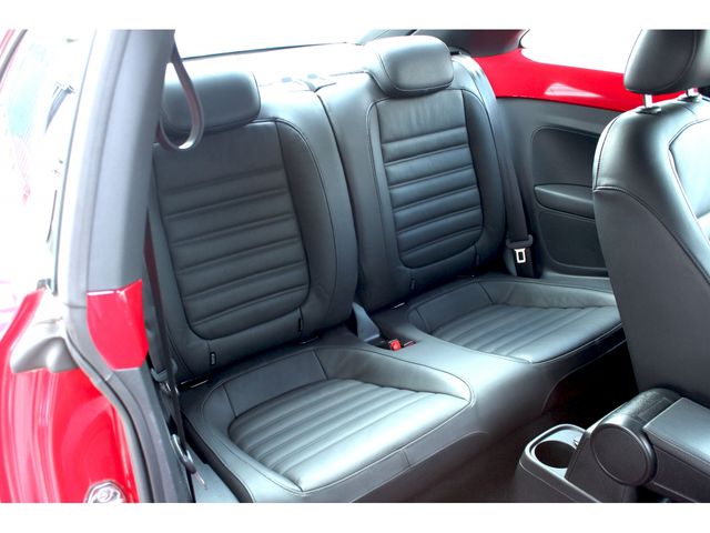 VOLKSWAGEN VOLKSWAGEN The BEETLE 2012