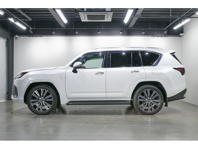 TOYOTA LEXUS LX600 2024