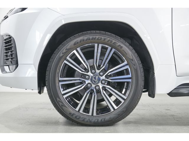 TOYOTA LEXUS LX600 2024