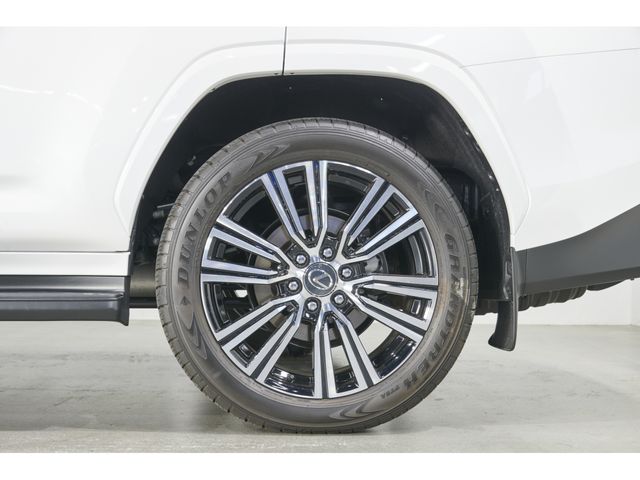 TOYOTA LEXUS LX600 2024