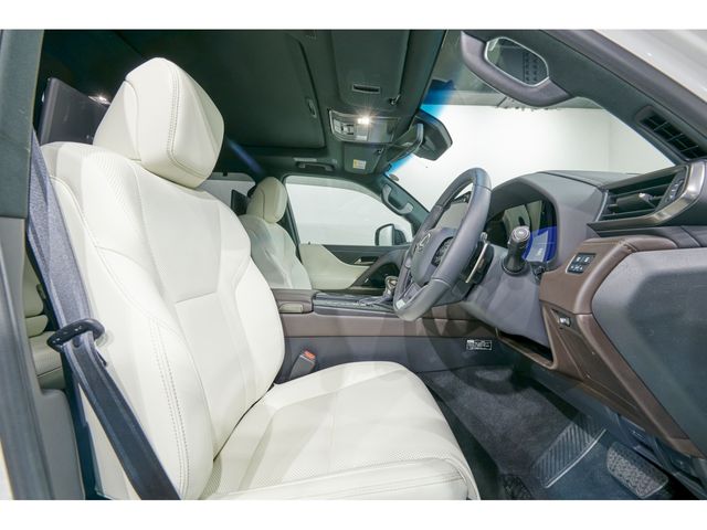 TOYOTA LEXUS LX600 2024