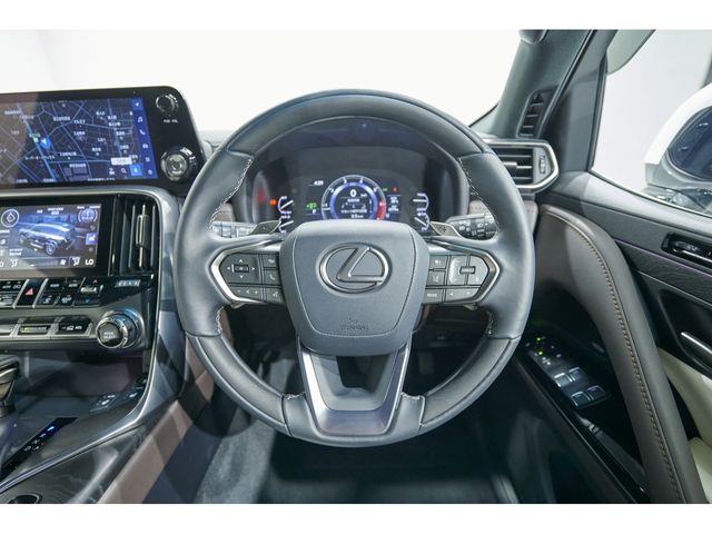 TOYOTA LEXUS LX600 2024