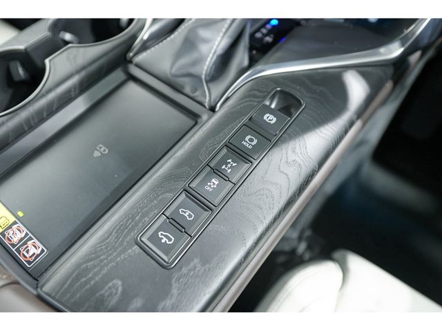 TOYOTA LEXUS LX600 2024