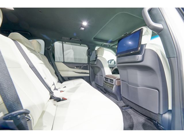 TOYOTA LEXUS LX600 2024