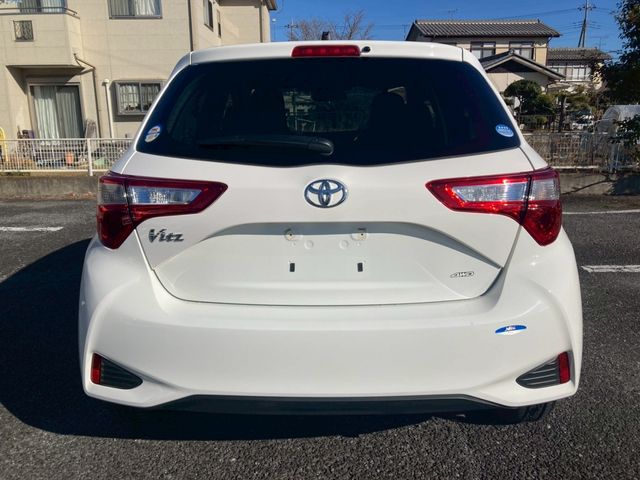 TOYOTA VITZ  4WD 2017