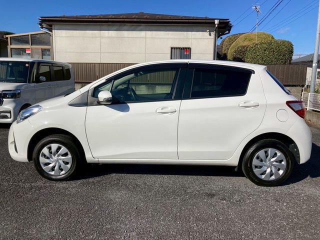 TOYOTA VITZ  4WD 2017