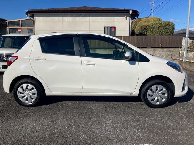 TOYOTA VITZ  4WD 2017