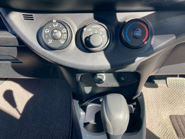 TOYOTA VITZ  4WD 2017