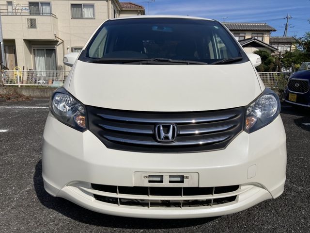 HONDA FREED 2011
