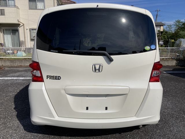 HONDA FREED 2011