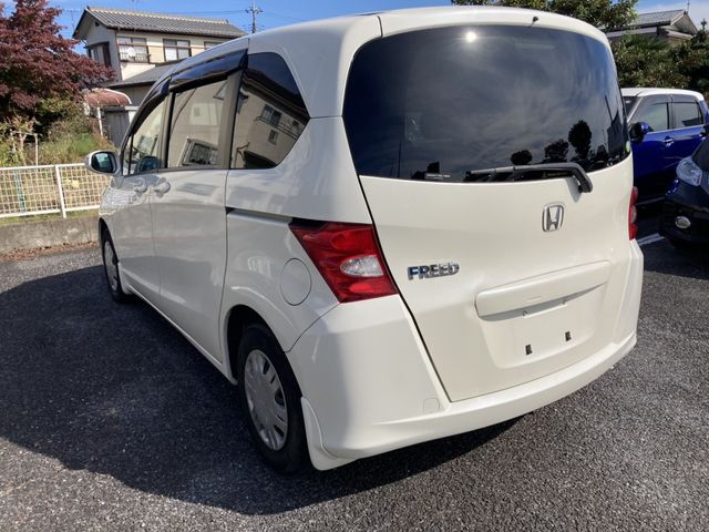 HONDA FREED 2011