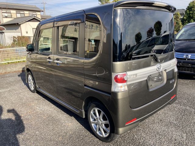 DAIHATSU TANTO CUSTOM 4WD 2010