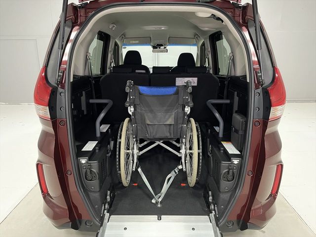 HONDA FREED plus 2016