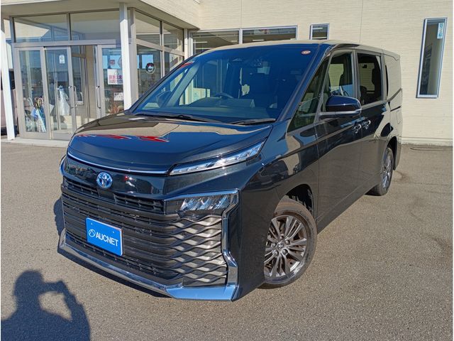 TOYOTA VOXY HYBRID 2022 