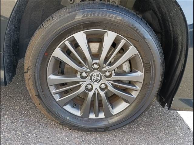 TOYOTA VOXY HYBRID 2022