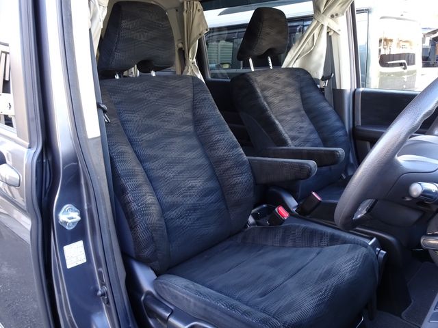 HONDA STEPWAGON 2013