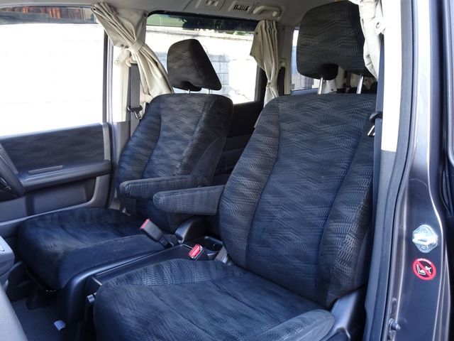 HONDA STEPWAGON 2013