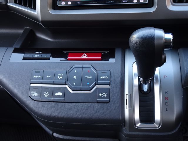 HONDA STEPWAGON 2013