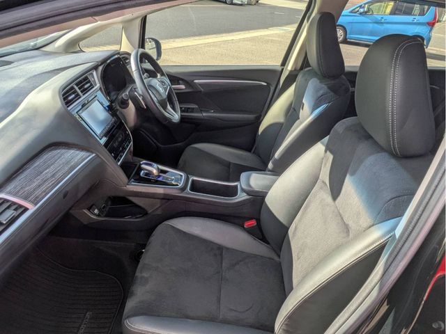 HONDA SHUTTLE HYBRID 2016