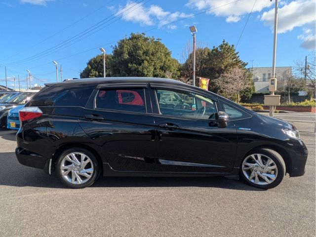 HONDA SHUTTLE HYBRID 2016