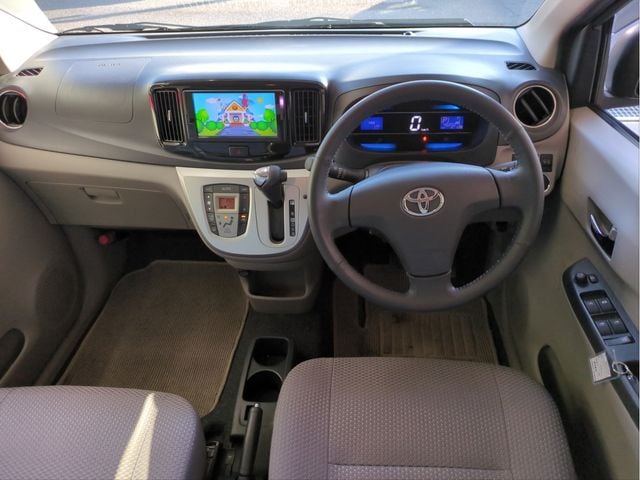 TOYOTA PIXIS EPOCH 2013