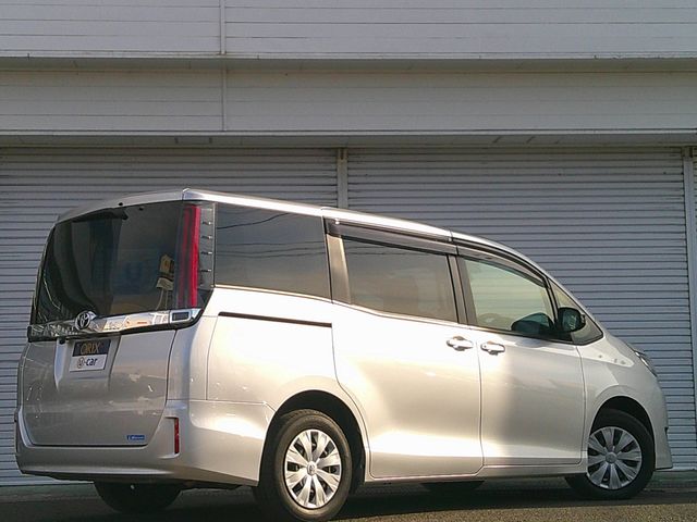 TOYOTA NOAH 2020