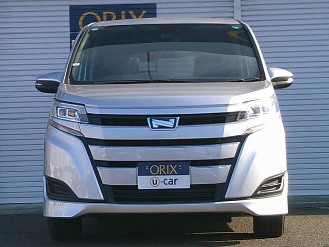 TOYOTA NOAH 2020