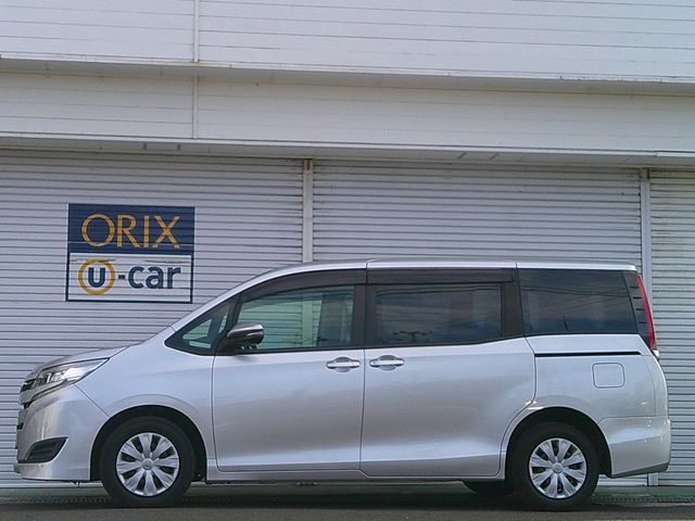TOYOTA NOAH 2020